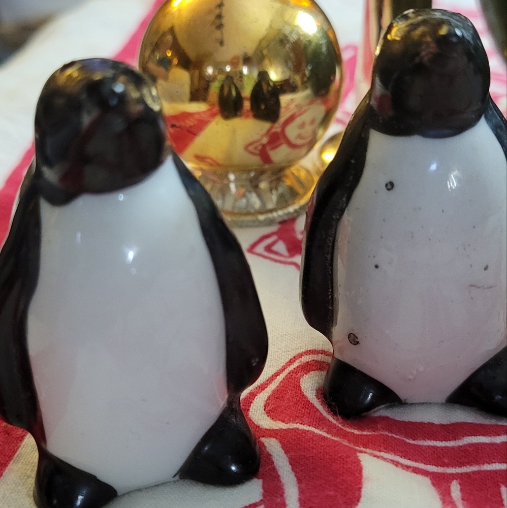 Charming Black and White Penguin Cooking Utensils